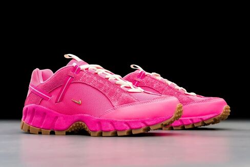Nike Womens WMNS Air Humara LX DX9999 600 - Pink - Size 8.5W in Saudi Arabia
