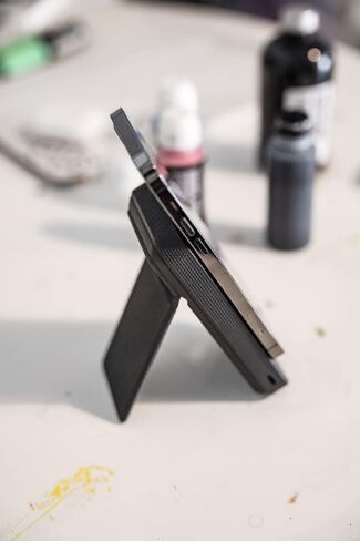 mophie Snap+ Juice Pack Mini - شاحن مغناطيسي محمول لاسلكي مع بطارية داخلية 5000 مللي أمبير في الساعة، متوافق مع الهواتف الذكية التي تدعم MagSafe وQi، يعمل مع هواتف Apple وSamsung وGoogle، أسود in Saudi Arabia