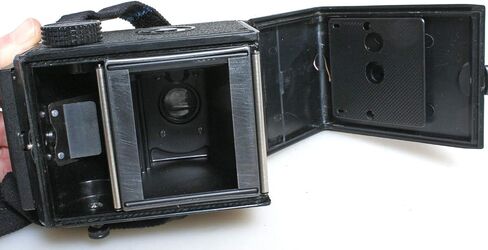 LUBITEL 166 Universal USSR MEDIUM FORMAT TLR Film Camera//Soviet Camera//Vintage in Kuwait