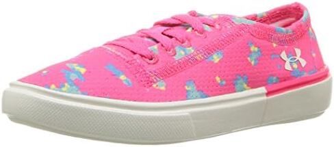حذاء رياضي نسائي من Under Armour مطبوع عليه عبارة "Pre School Kickit2" in Kuwait