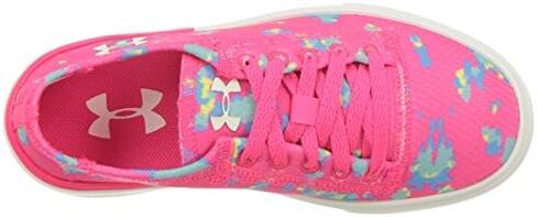 حذاء رياضي نسائي من Under Armour مطبوع عليه عبارة "Pre School Kickit2" in Kuwait