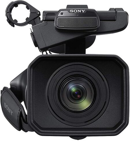 كاميرا الفيديو الاحترافية Sony HXR-NX200 HXR-NX200P 4K (PAL) - تشتمل الحزمة الاحترافية على: Extreme Pro 64GB SD ومجموعة إضاءة LED وحامل ثلاثي القوائم ودوللي وحقيبة أدوات كبيرة جدًا وميكروفون والمزيد in Kuwait
