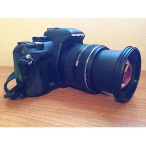 Olympus E-420 Black SLR Digital Camera with 14-42mm Zoom Lens & 2.7" LCD in Kuwait