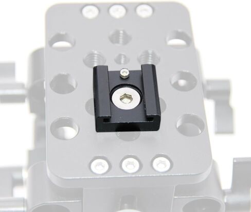 CAMVATE Cold Shoe Mount with 1/4''-20 Hole for Camera Flash Microphone Accessories(Red) - 1367 in Saudi Arabia