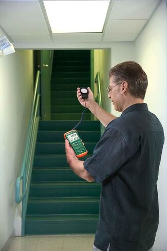 Extech EA30 Easy View Wide Range Light Meter (40 to 40,000 Foot Candles), Manufacturer Warranty in Saudi Arabia