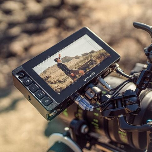 شاشة كاميرا SmallHD Ultra 5 مع شاشة لمس 5 بوصة يمكن رؤيتها في ضوء النهار، مزودة بمجموعة جهاز إرسال واستقبال لاسلكي Teradek Bolt 6 LT 750 in Saudi Arabia