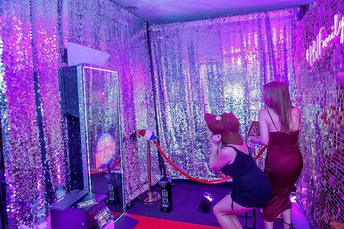 Mirror 4 Flawless Photo Booth in Saudi Arabia