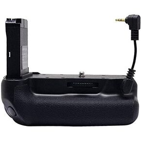 Mcoplus EOS-800D Vertical Multi-Function Replacement Battery Grip for EOS Rebel 800D/T7i/X9i/77D/9000D in Kuwait