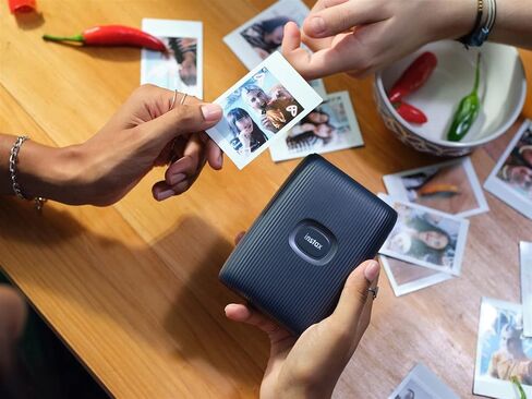 حزمة طابعة Fujifilm Instax Mini Link 2 للهواتف الذكية باللون الأبيض مع حزمة Fujifilm Instax Mini Twin Pack لفيلم فوري و20 إطار ملصق in Saudi Arabia