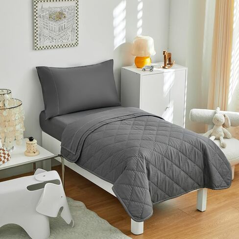طقم سرير مبطن باللون الرمادي للأطفال مكون من 4 قطع طقم لحاف سرير للأطفال الصغار يتضمن مفرش سرير مقاس طفل صغير وملاءة مسطحة وملاءة جاهزة وكيس وسادة in Kuwait