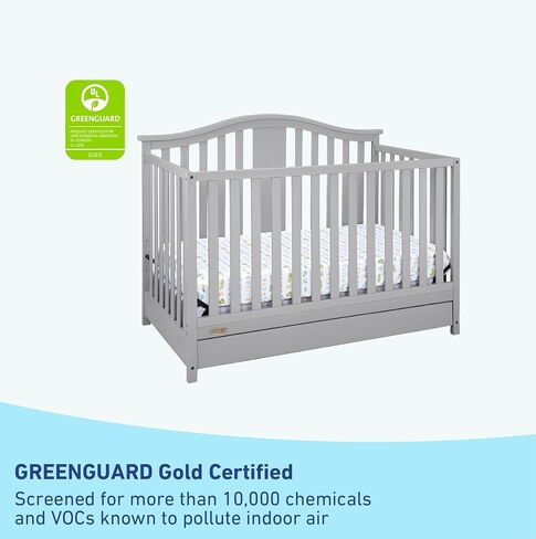 سرير أطفال Graco Solano 4 في 1 قابل للتحويل مع مجموعة أدراج (أبيض) - معتمد من GREENGUARD Gold، يتضمن درج تخزين حضانة كامل الحجم، يتحول إلى سرير طفل صغير وسرير كامل الحجم | معتمد من GREENGUARD باللون الذهبي، ويتضمن درج تخزين كامل الحجم لغرف الأطفال، ومحول in Kuwait