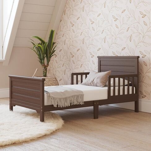 سرير الأطفال الصغار المسطح من Forever Eclectic Woodland، مصنوع من الكمأة المصقولة in Kuwait