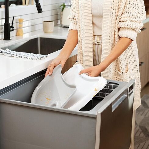 Munchkin® 360° Cloud™ Baby High Chair with Clear Seat and 360° Swivel in Kuwait