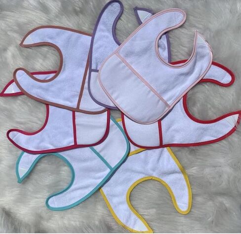 7 قطع من مريلة الأطفال المصنوعة من القطن بغرز متقاطعة باللون الأحمر عدد 16 قطعة in Kuwait