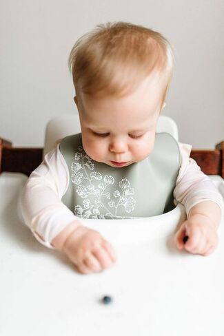 Loulou Lollipop Soft, Waterproof Silicone Feeding Bib for Babies and Toddlers in Kuwait