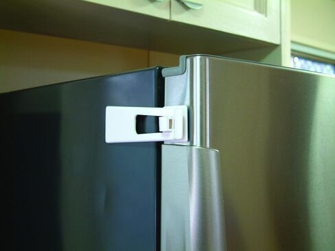 Dreambaby Refrigerator Latch in Saudi Arabia