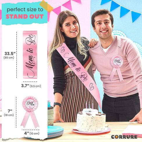 وشاح استحمام الطفل ودبوس زر للأولاد من CORRURE - وشاح "Mom to Be" ودبوس "Dad to Be" مع شريط أزرق جميل ونص أسود لامع - هدية مثالية للأم والأب للكشف عن الجنس/حفلة استقبال الطفل in Kuwait