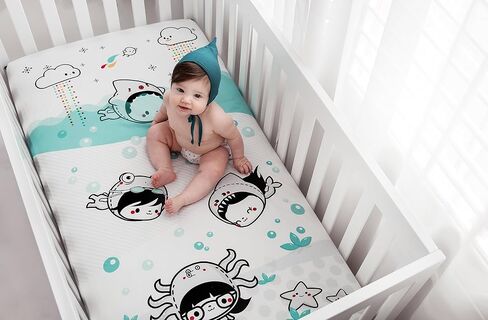 ملاءة سرير أطفال ملائمة من القطن العضوي بنسبة 100% من Rookie Humans: استمتع بالغوص في الحضانة الحديثة، واستخدمها كخلفية للصور لصور طفلك. حجم سرير الأطفال القياسي (52 × 28 بوصة) in Kuwait