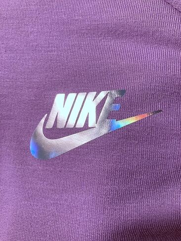 Nike Little Girl’s Full Zip Lightweight Violet Shock Fashion Hoodie, Iridescent Metallic Nike Swoosh Logo, Satin Tonal Front Pockets, Purple Zipper, Style 36I056/Color P85, Size 6 (5-6 Years Old) in Saudi Arabia
