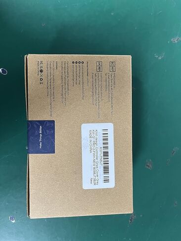 غطاء حماية من السيليكون بتصميم KIWI مزود بأشرطة للمفاصل متوافق مع ملحقات Quest 2 (أسود + رمادي-أبيض) in Kuwait