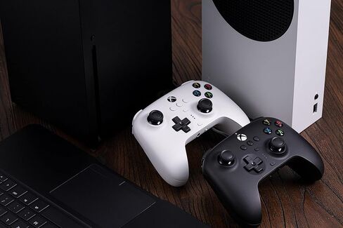 8Bitdo Ultimate Wired Controller for Xbox Series X, Xbox Series S, Xbox One, Windows 10 & Windows 11 - Officially Licensed (White) in Saudi Arabia