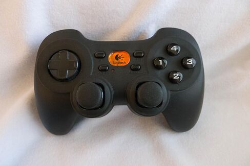 Logitech Rumblepad 2 Wireless Rumblepad 2 مع نظام تعليق بالاهتزاز (أسود) in Saudi Arabia