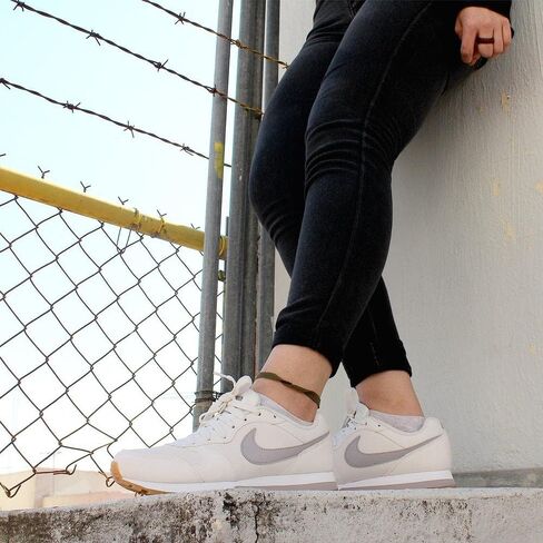 حذاء رياضي للنساء من Nike Md Runner 2 Se, بني, 39 EU in Saudi Arabia