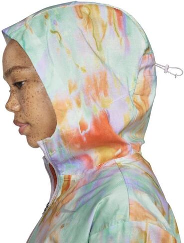 Nike Women's Lightweight Packable Full Zip Running Jacket in Saudi Arabia