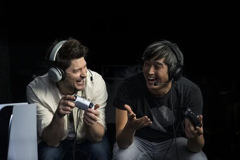 beyerdynamic MMX 100 Closed-Back Over-Ear Gaming Headset with META Voice Microphone and Excellent Sound for All Gaming Devices in Saudi Arabia