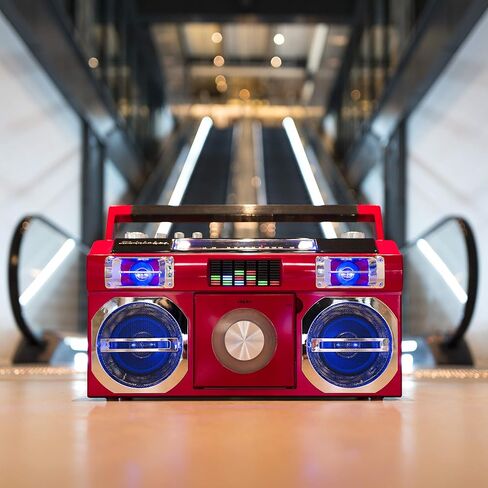 Studebaker SB2145B 80's Retro Street Bluetooth Boombox مع راديو FM ومشغل أقراص مضغوطة ومعادل LED وطاقة 10 وات RMS وAC/DC in Kuwait