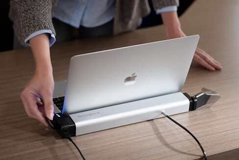 Kensington MacBook and Surface Laptop Locking Station with Combo Lock Cable (K64454WW) | Kensington Desk Mount Anchor Accessory for Cable Locks (K64613WW) in Kuwait