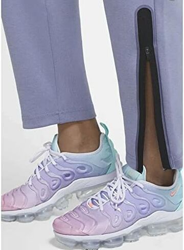 Nike Women's Sportswear Tech Fleece Sweatpants in Saudi Arabia