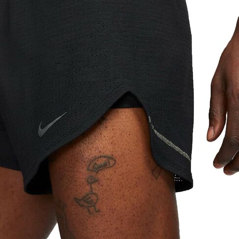 Nike Men’S DRI-FIT Run Division Pinnacle Shorts, Small Black in Saudi Arabia
