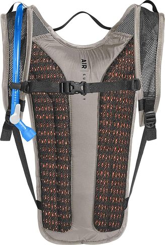 حزمة ترطيب الدراجة الخفيفة الكلاسيكية من CamelBak، 70 أونصة in Saudi Arabia