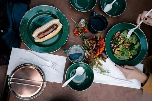 Stansport 24-Piece Enamel Camping Tableware Set in Saudi Arabia