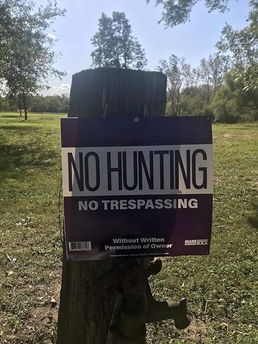 صن براست سيستمز لافتة بعبارة No Hunting/Trespassing Property Marking 8616، 12 انش × 12 انش، عبوة من 10 قطع، ارجواني in Kuwait