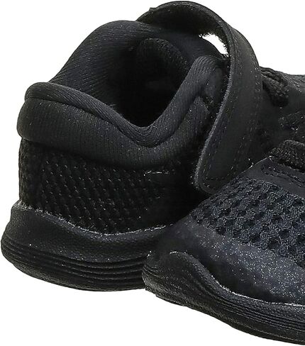 حذاء الجري ريفولوشن 4 (PSV) من نايك in Kuwait