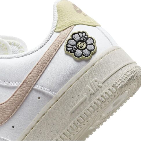 Nike AIR Force 1 '07 Next Nature Floral SZ 6 in Kuwait