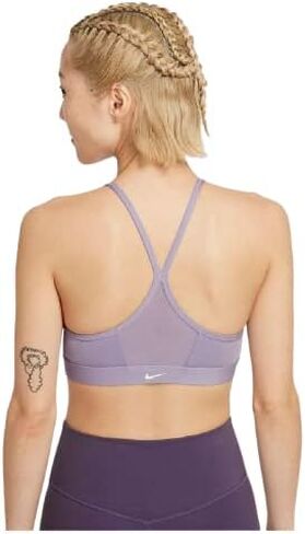 حمالة صدر رياضية مبطنة للنساء من Nike Dri-FIT Indy بسحاب أمامي منخفض الدعم in Kuwait