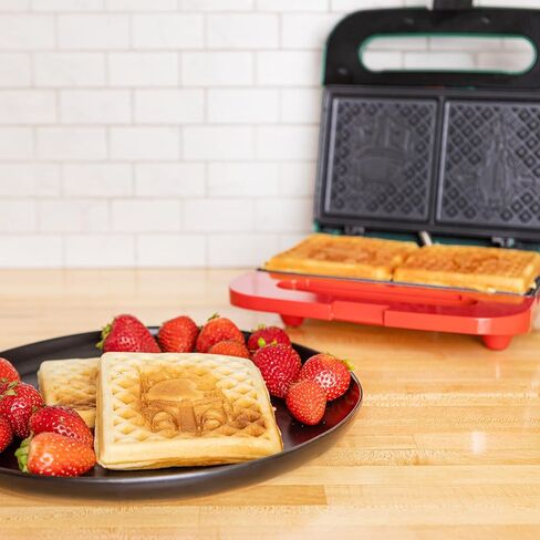 Uncanny Brands WM2-SRW-BBF Star Wars Boba Fett Double-Square Waffle Maker, 9" x 9", Green in Saudi Arabia