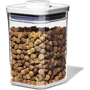 حاوية OXO Good Grips Pet POP - 6.0 Qt/5.7 L مع نصف مغرفة | مثالية لما يصل إلى 6.5 رطل من طعام الكلاب أو 4.5 رطل من طعام القطط | حاوية تخزين طعام الكلاب والقطط محكمة الغلق | خالية من البيسفينول A، شفافة