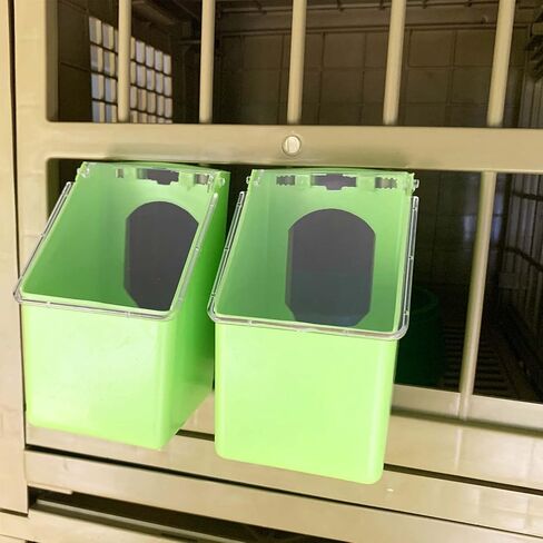 موزع مياه لتغذية الطيور والسمان والدجاج من بيجون، عبوة من قطعتين مع اوعية طعام للحيوانات الاليفة بفتحتين لتناول الطعام in Kuwait