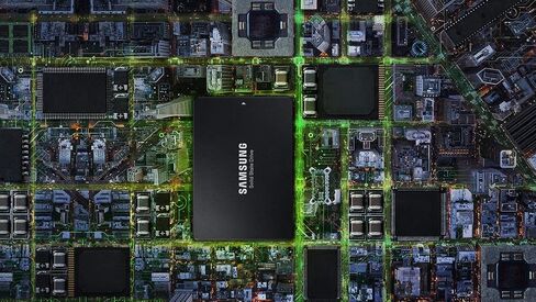 Samsung PM883 MZ7LH1T9HMLT 1.92TB SATA 6Gb/s 2.5-Inch Enterprise SSD in Saudi Arabia