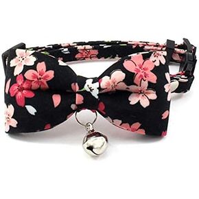 طوق قطط من PETFAVORITES قابل للفصل مع جرس - إكسسوارات ملابس على شكل زهرة هريرة وربطة عنق على شكل جرو كيتي، قابلة للتعديل ومصنوعة يدويًا. (وردي أزرق، مقاس XS) in Kuwait