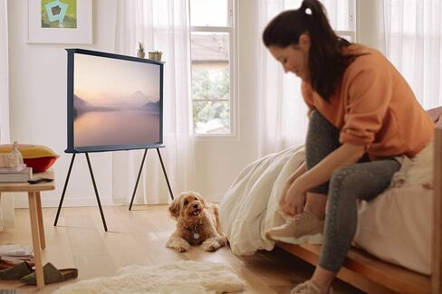 Samsung QN55LS01RAFXZA Serif 55-Inch QLED 4K LS01 Series Ultra HD Smart TV with HDR and Alexa Compatibility (2019 Model) in Saudi Arabia