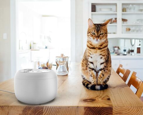 نافورة مياه ناجت لايت للحيوانات الأليفة | نافورة شرب للقطط والكلاب سعة 2.5 لتر (أبيض) in Kuwait