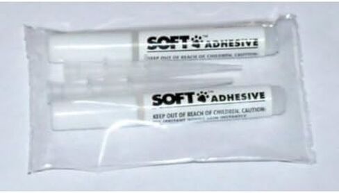 مخالب ناعمة من TheCatandKittenStore: 4 (أربعة) أعواد غراء لاصقة و12 (اثنا عشر) طرفًا لأداة توزيع المكياج + لعبتين in Kuwait