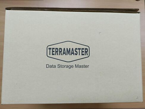 TERRAMASTER D4-300 USB 3.1 (Gen1) حاوية محرك أقراص صلبة خارجي للتخزين من النوع C قابلة للتبديل السريع (بدون قرص) in Kuwait