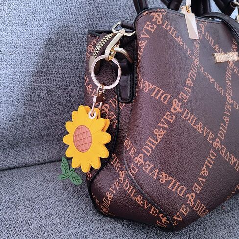 CATCH ON 2 Pack من الجلد Airtag Keychain Case، إكسسوارات Kawaii لطيفة مناسبة لـ Airtag (البطريق الرمادي) in Kuwait