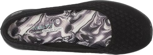 حذاء ميكروبيرست ون اب الرياضي للنساء من سكيتشرز in Kuwait